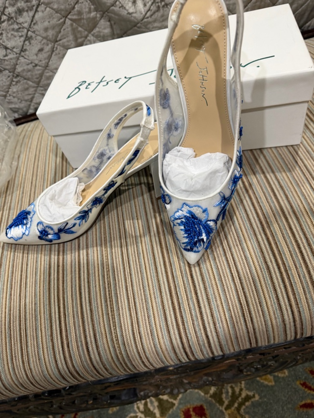 Betsey Johnson Page Beaded Block Heel Pumps White Blue Floral Embroidery - Picture 3 of 9